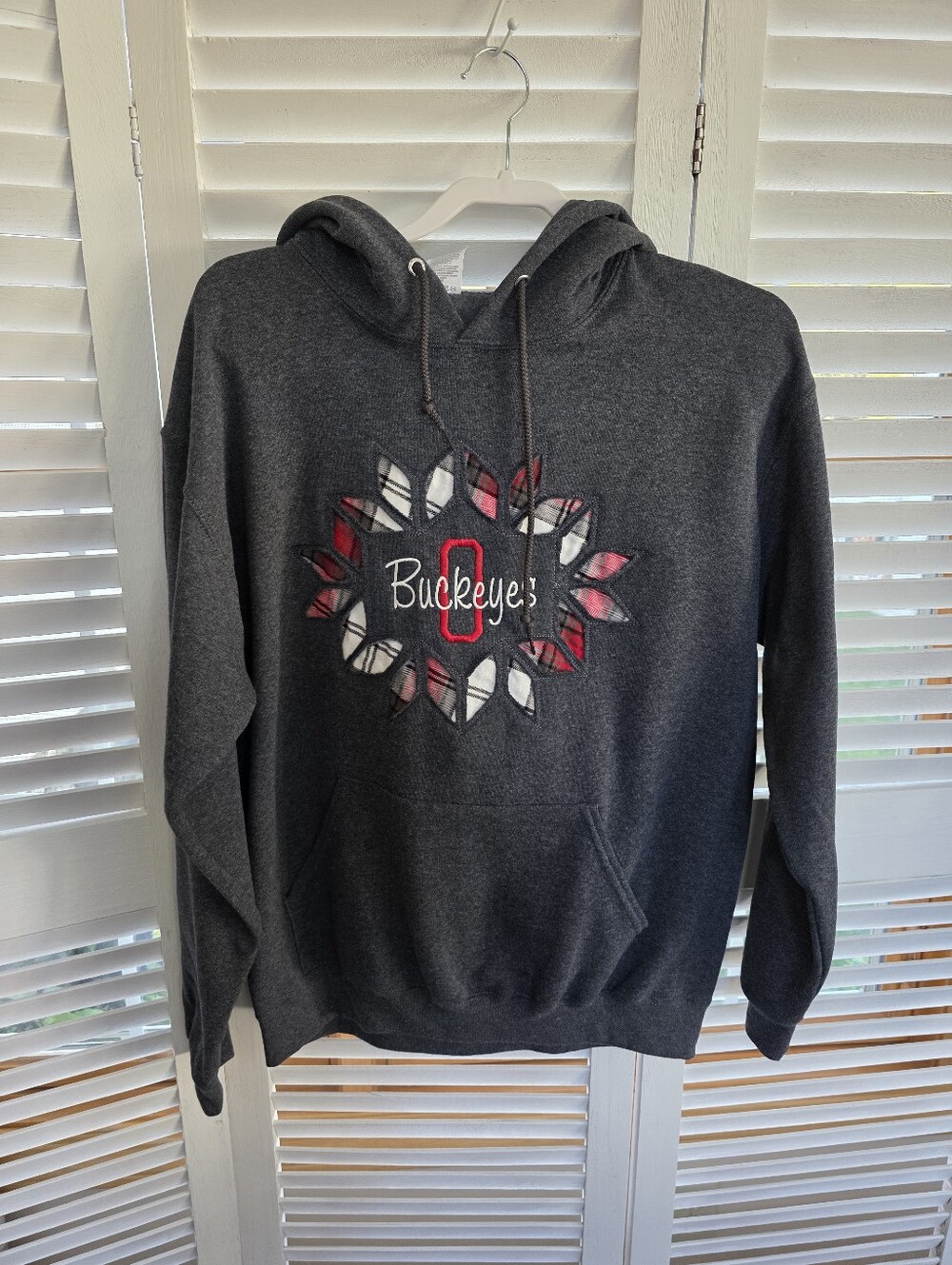 Buckeyes Gray Hoodie Sweatshirt Size M